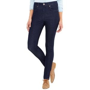 Levi’s Dark Wash Skinny Jeans - 27 x 32